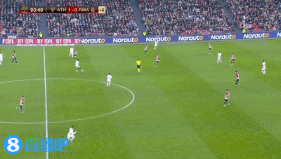 奥利塞独造4球，拜仁主场8-1狂胜，刷爆德甲纪录