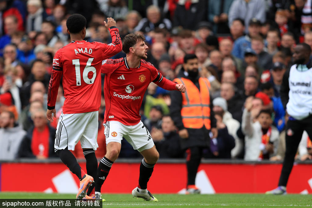 蓝狐传奇！官方：38岁英格兰中锋瓦尔迪加盟意甲克雷莫内塞