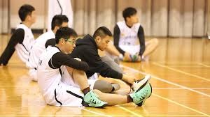 半场：科莫1-0萨索洛，杜维卡斯破门，尼科-帕斯倒钩射门被扑