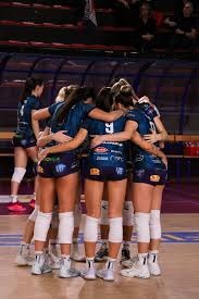 现场顶级视角观看申京过掉字母哥打成2+1