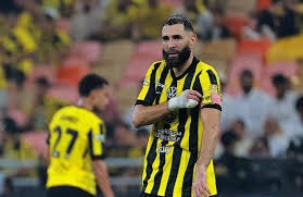 能从低谷坚持下来的利物浦球迷都不容易啊，转当曼联球迷是有多绝望22亮40回复